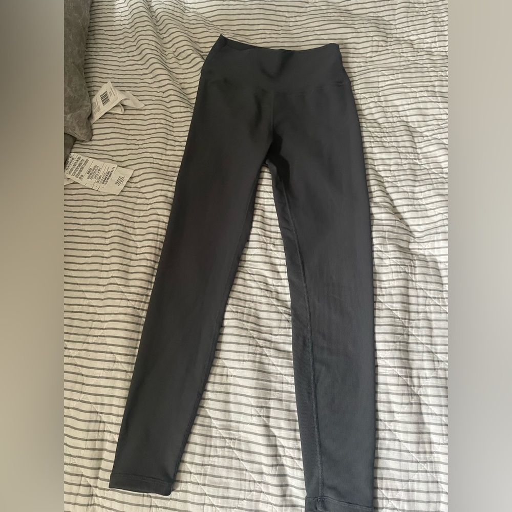 Wilo leggings size medium dark grey